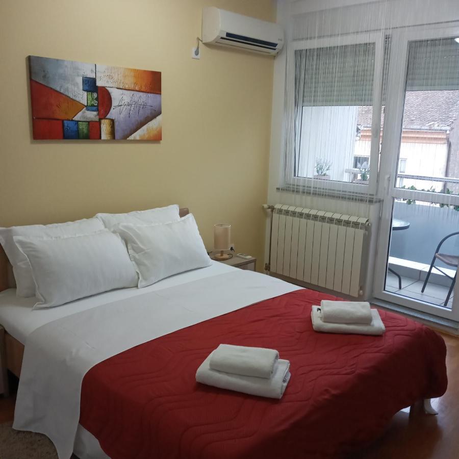 Angellina Apartmani Sremska Mitrovica Exteriör bild