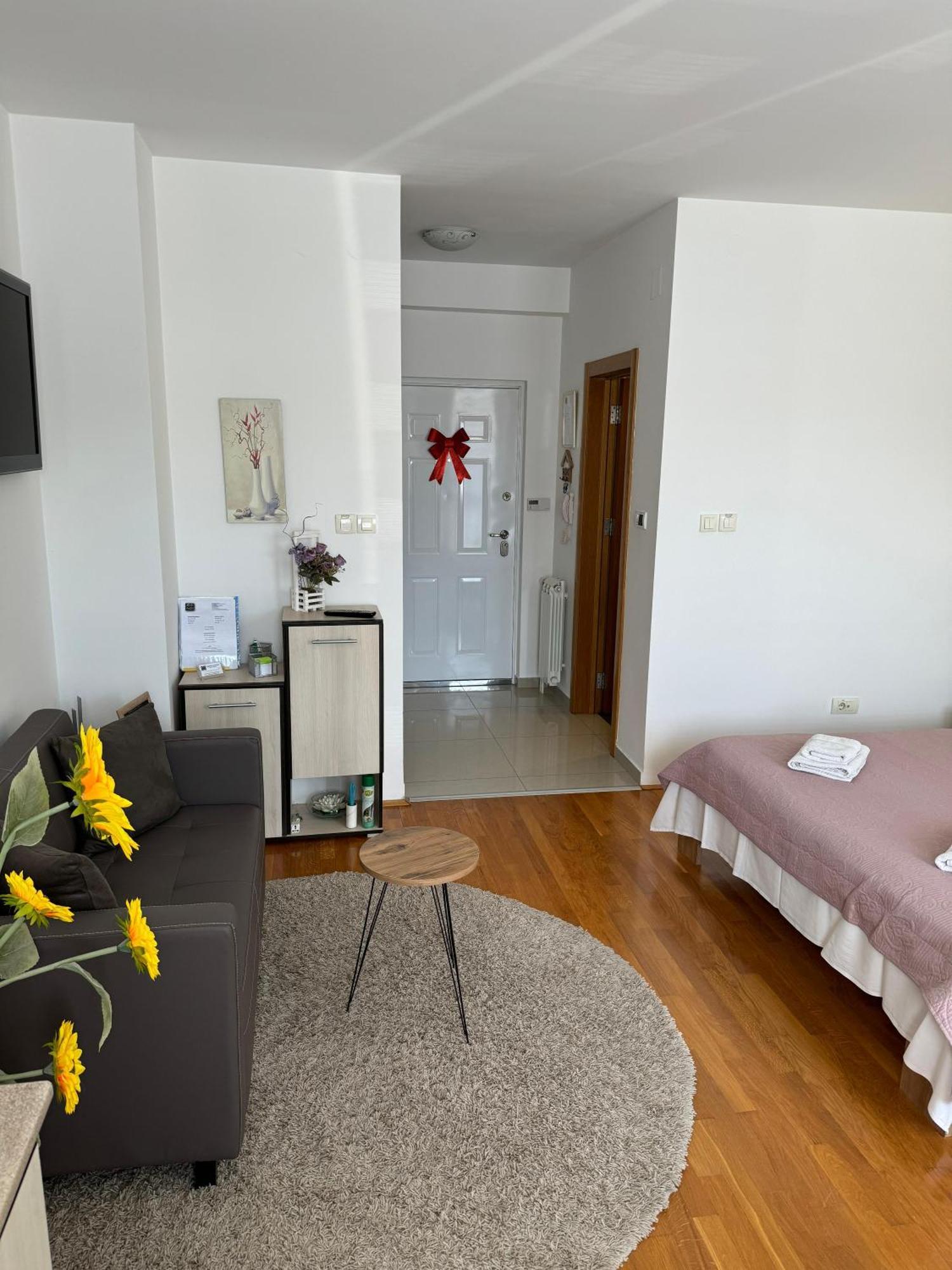 Angellina Apartmani Sremska Mitrovica Exteriör bild