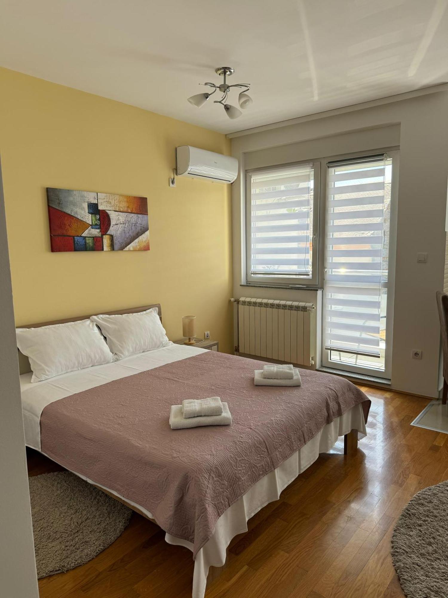 Angellina Apartmani Sremska Mitrovica Exteriör bild